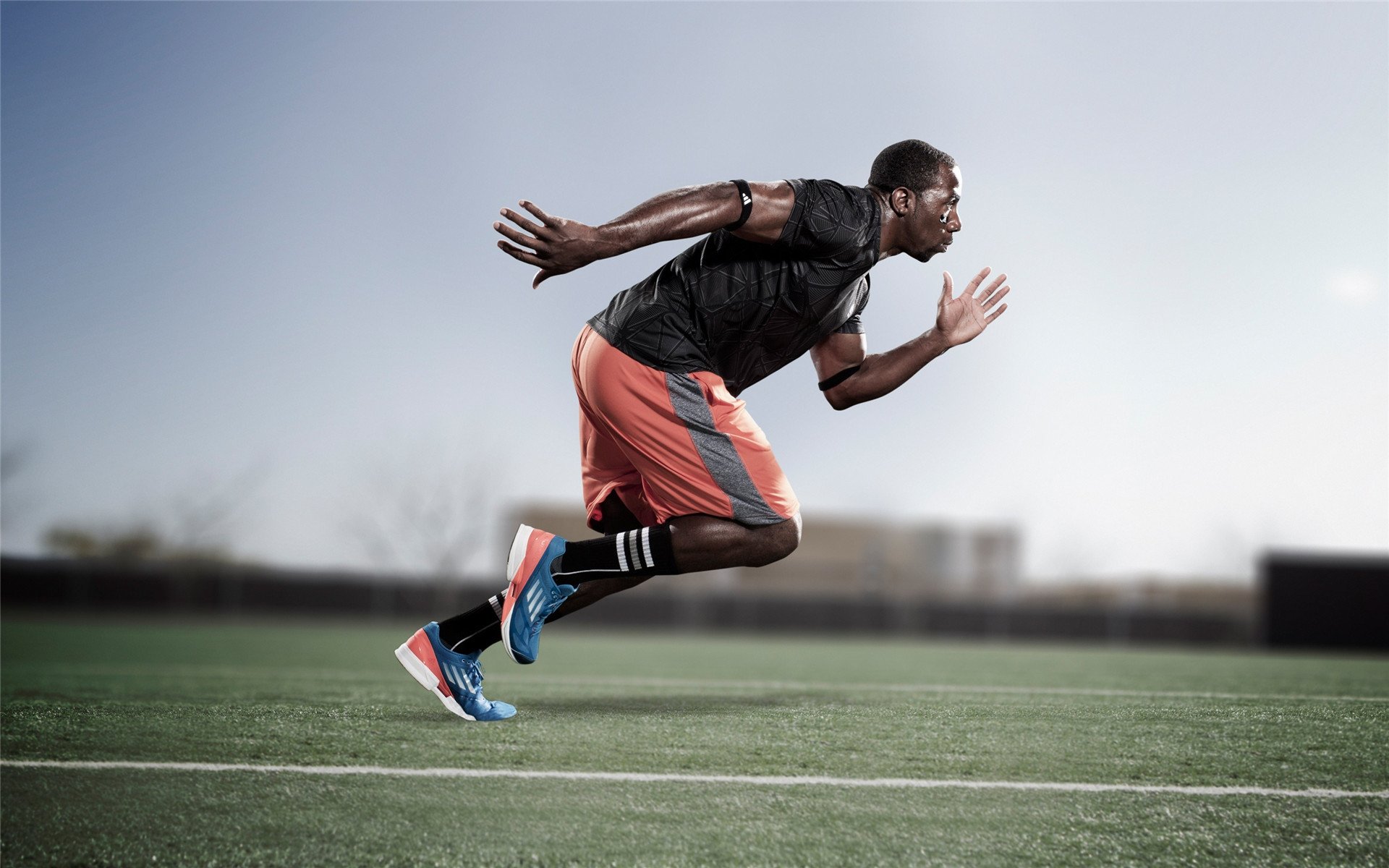 曼联小将扎哈继续大放异彩，成为对手防线最大威胁，扎哈在曼联穿几号